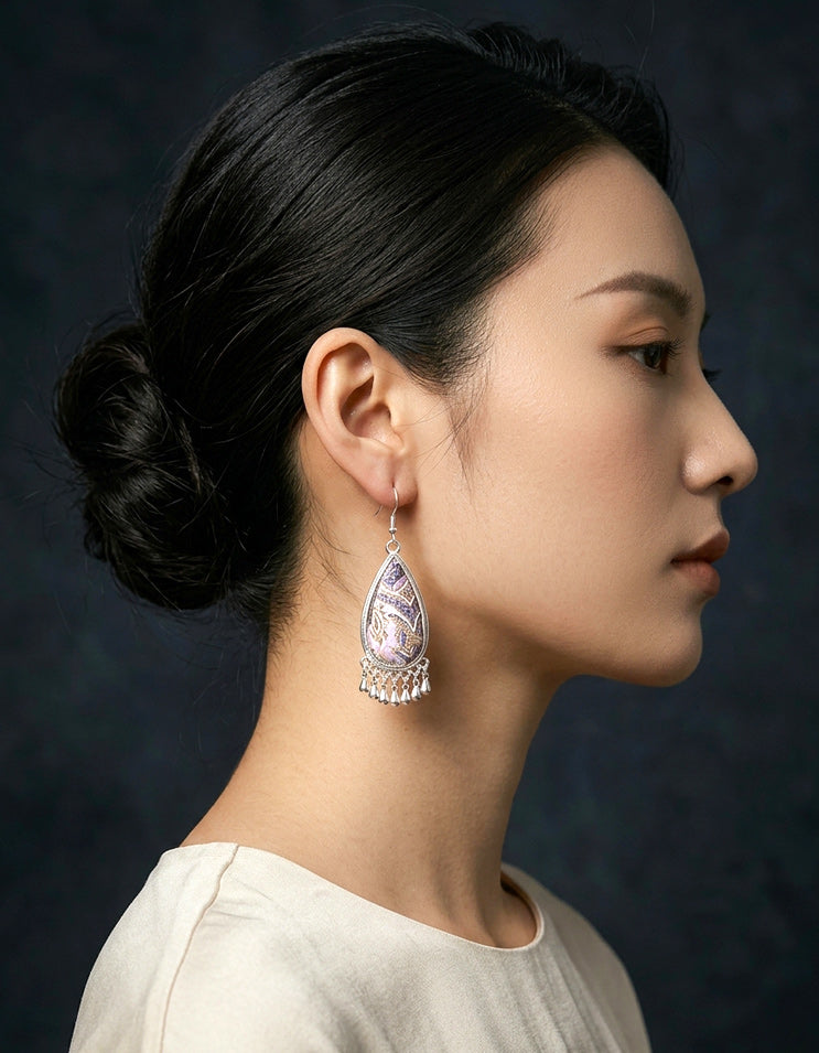 Model wearing zolanjewelry Chinese textile song brocade drop earrings