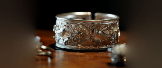 Pulsera de filigrana china hecha a mano, delicada joyería artesanal de metal entrelazado