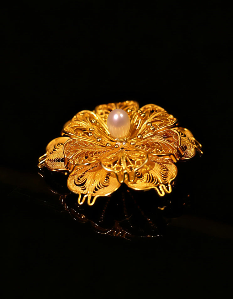filigree brooch with pearl, what is filigree style jewelry, chinese filigree metalwork, gold plated silver handmade design