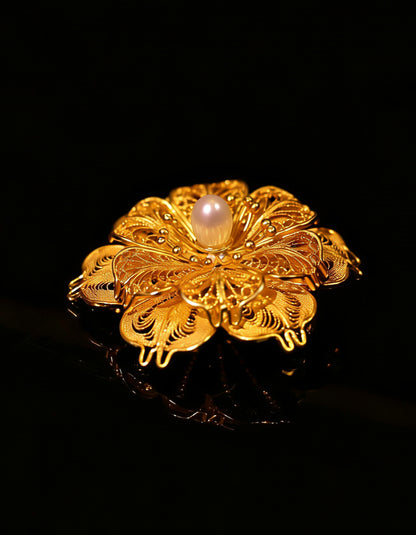 filigree brooch with pearl, what is filigree style jewelry, chinese filigree metalwork, gold plated silver handmade design