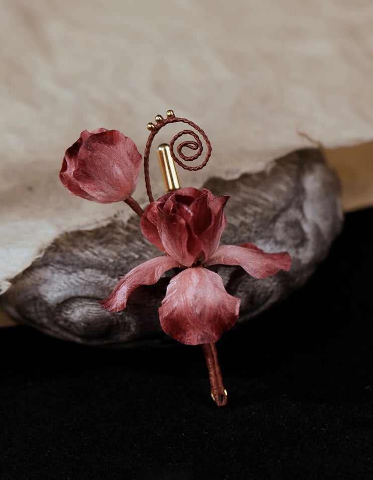 Traditional Chinese velvet flower (ronghua) technique used in Yun Yuan handmade brooch