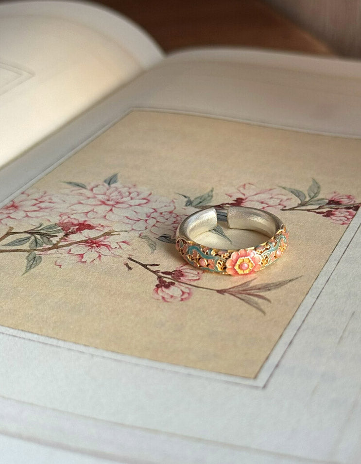 Intricate Cloisonné Enamel Begonia Ring – Hand-Painted Gold Accents